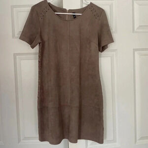 Lord and Taylor Design Lab suede short sleeve dress size medium tan scoop neck